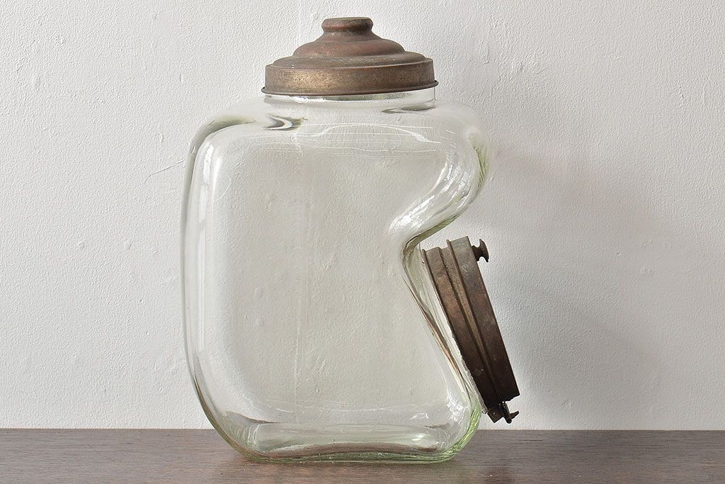 アンティーク雑貨　エンボス入り　たばこ瓶(ガラス瓶、ガラスビン、タバコ瓶) (R-044796)