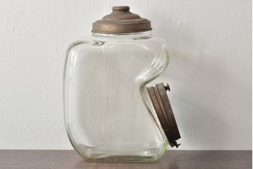 アンティーク雑貨　エンボス入り　たばこ瓶(ガラス瓶、ガラスビン、タバコ瓶) (R-044796)