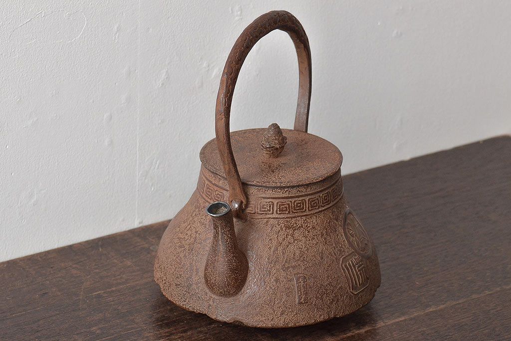 大正〜昭和初期　南部　三岩堂　銀口　鉄瓶(丸に違い鷹の羽紋)(R-044797)