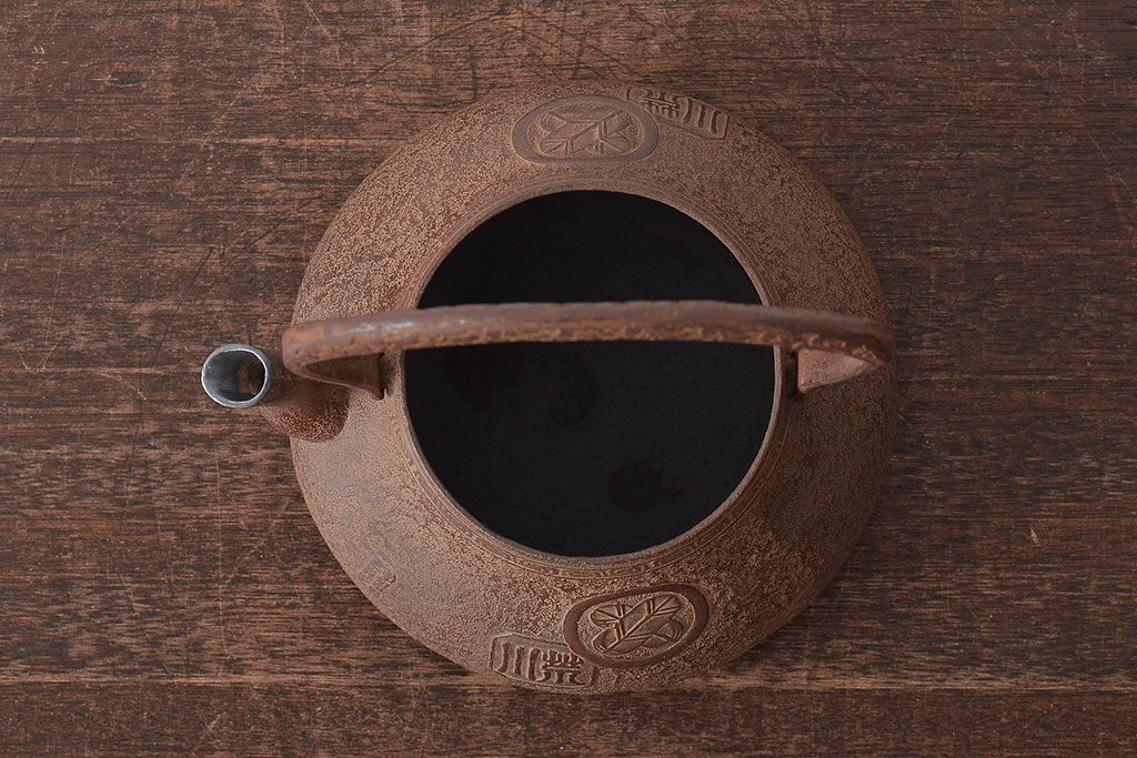 大正〜昭和初期　南部　三岩堂　銀口　鉄瓶(丸に違い鷹の羽紋)(R-044797)