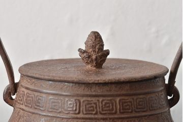 大正〜昭和初期　南部　三岩堂　銀口　鉄瓶(丸に違い鷹の羽紋)(R-044797)