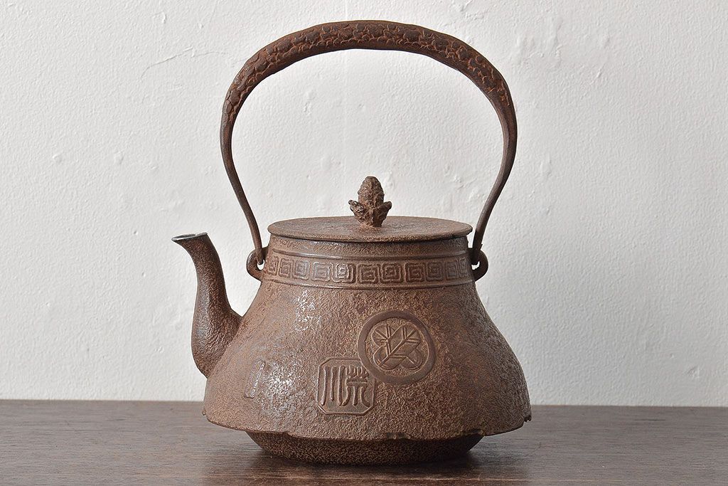 大正〜昭和初期　南部　三岩堂　銀口　鉄瓶(丸に違い鷹の羽紋)(R-044797)