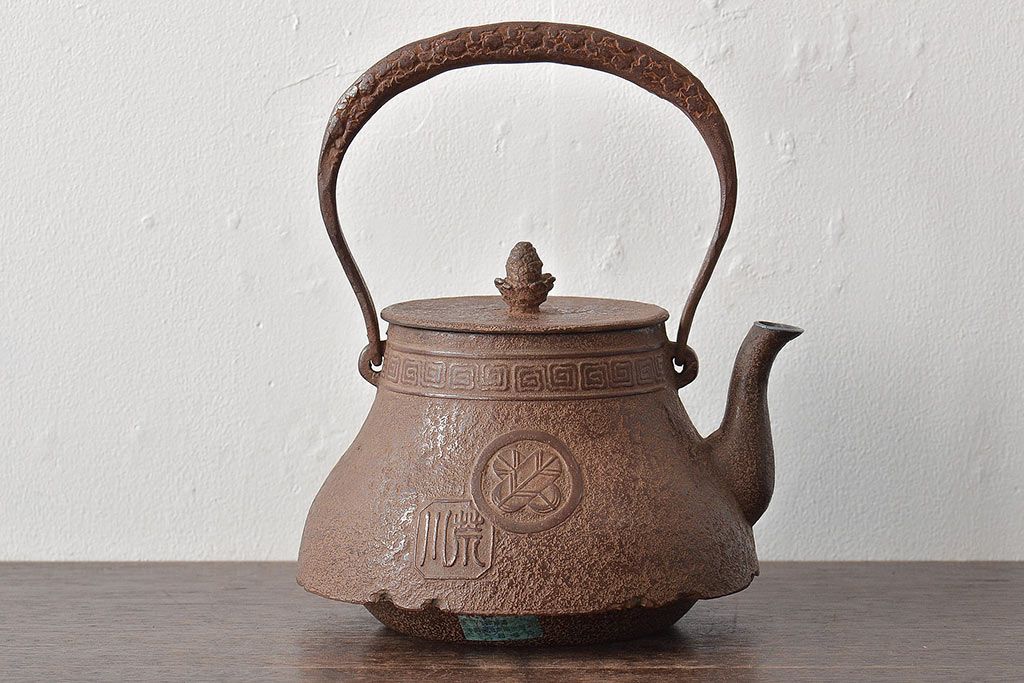 大正〜昭和初期　南部　三岩堂　銀口　鉄瓶(丸に違い鷹の羽紋)(R-044797)