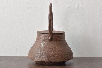 大正〜昭和初期　南部　三岩堂　銀口　鉄瓶(丸に違い鷹の羽紋)(R-044797)