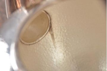 平安　光隆造　槌目打　望月形　銀瓶　約393g(茶道具、純銀、湯沸、共箱)(R-044804)