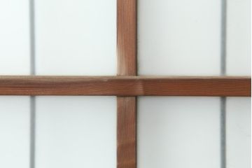 アンティーク建具　和製アンティーク　昭和初期　鉄格子入りが珍しいレトロなガラス戸(引き戸、建具)(R-044805)