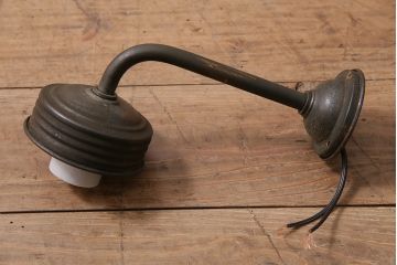 アンティーク照明　昭和初期　蕾のようなシルエットがおしゃれな壁付け照明(ウォールライト、ウォールランプ)(R-044811)