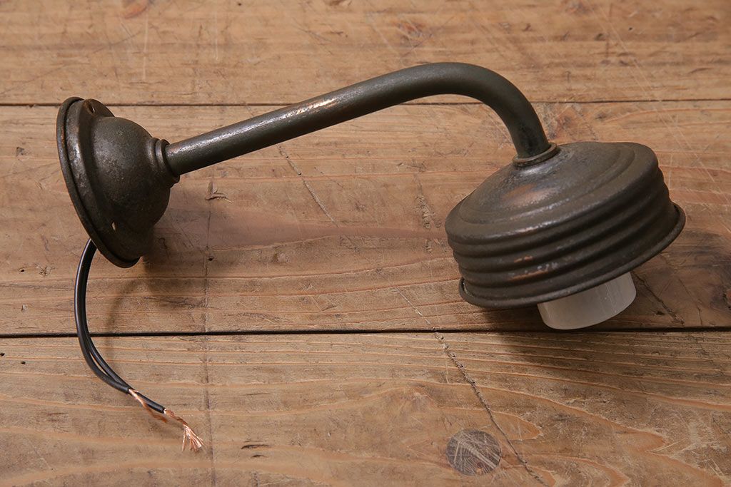 アンティーク照明　昭和初期　蕾のようなシルエットがおしゃれな壁付け照明(ウォールライト、ウォールランプ)(R-044811)