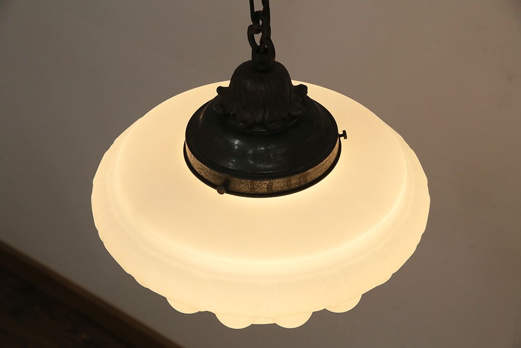 アンティーク照明　大正昭和初期　大正ロマン　モダンなデザインの大振りな天井照明(吊り下げ照明、ペンダントライト)(R-044813)