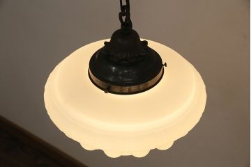 アンティーク照明　大正昭和初期　大正ロマン　モダンなデザインの大振りな天井照明(吊り下げ照明、ペンダントライト)(R-044813)