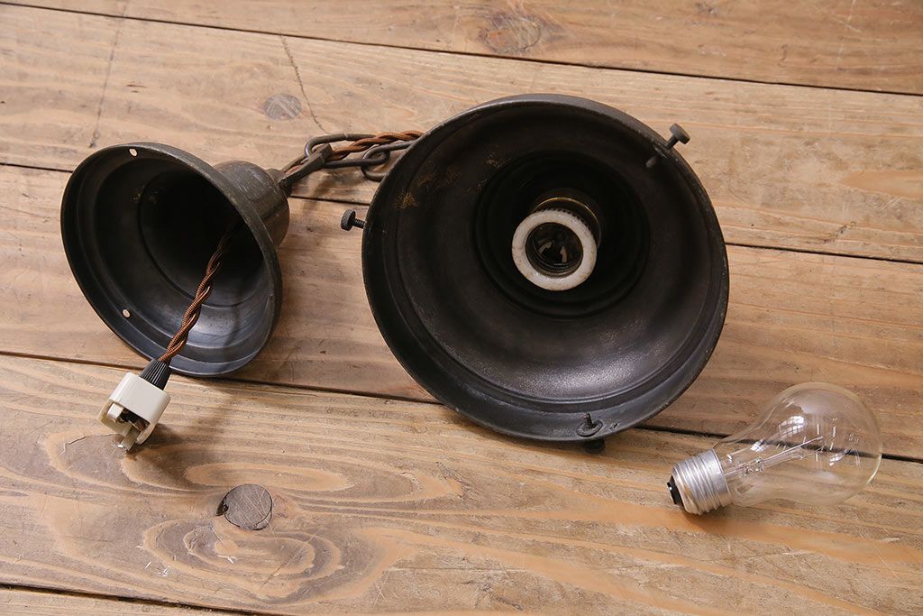 アンティーク照明　大正昭和初期　大正ロマン　モダンなデザインの大振りな天井照明(吊り下げ照明、ペンダントライト)(R-044813)