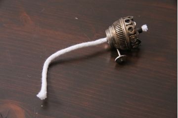 アンティーク雑貨　大正昭和初期　珍しい鉄製タンクの豆ランプ(ミニランプ、オイルランプ)(R-044815)