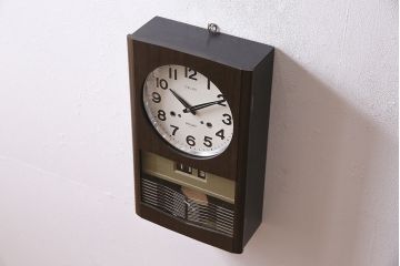 レトロ雑貨　SEIKO(セイコー)　ゼンマイ式　カレンダー付き　シックな色合いが上品な掛け時計(柱時計、振り子時計)(R-044816)