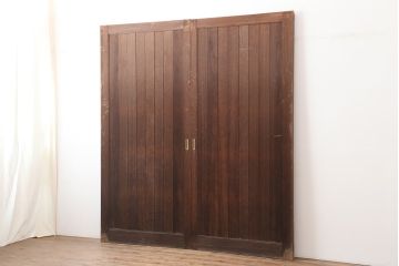 レトロ建具　昭和中期　使いこまれた木が味わい深い板戸2枚セット(引き戸、建具)(R-044844)