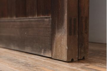 レトロ建具　昭和中期　使いこまれた木が味わい深い板戸2枚セット(引き戸、建具)(R-044844)