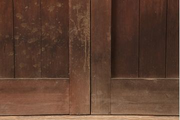 レトロ建具　昭和中期　使いこまれた木が味わい深い板戸2枚セット(引き戸、建具)(R-044844)