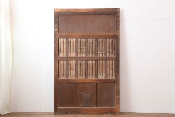 アンティーク建具　明治期　板部ケヤキ材　竹の装飾が珍しい蔵戸(玄関戸、引き戸、建具)(R-044847)