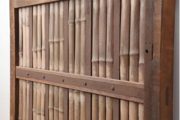 アンティーク建具　明治期　板部ケヤキ材　竹の装飾が珍しい蔵戸(玄関戸、引き戸、建具)(R-044847)