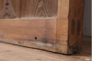 アンティーク建具　明治期　板部ケヤキ材　竹の装飾が珍しい蔵戸(玄関戸、引き戸、建具)(R-044847)