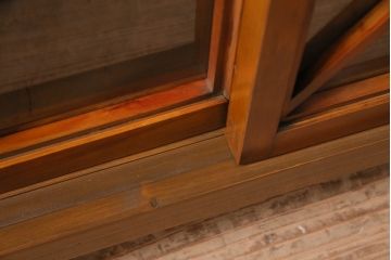 ラフジュ工房オリジナル　昭和初期　古建具リメイク　ユニークなデザインの格子戸を使ったサイドボード(リビングボード、サイドキャビネット、収納棚、戸棚)(R-044849)