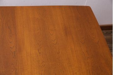 ヴィンテージ家具　北欧ビンテージ　チーク材　スタイリッシュなデザインが素敵なバタフライテーブル(ダイニングテーブル)(R-044850)