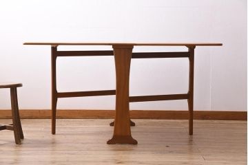 ヴィンテージ家具　北欧ビンテージ　チーク材　スタイリッシュなデザインが素敵なバタフライテーブル(ダイニングテーブル)(R-044850)