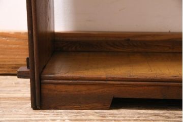 アンティーク家具　昭和レトロ　栓材　楔式　透かしがおしゃれな本棚(飾り棚、シェルフ)(R-044852)