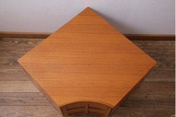 ヴィンテージ家具　イギリスビンテージ　nathan(ネイサン)社　北欧スタイルのコーナーキャビネット(サイドボード、テレビ台)(R-044855)