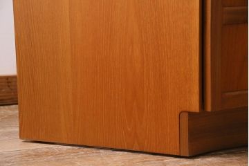 ヴィンテージ家具　イギリスビンテージ　nathan(ネイサン)社　北欧スタイルのコーナーキャビネット(サイドボード、テレビ台)(R-044855)
