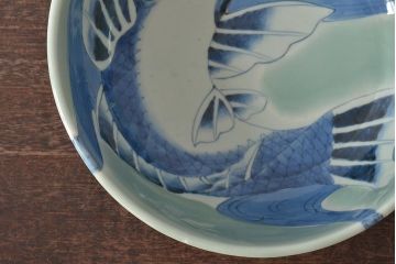 江戸期　古伊万里　染付　呉祥瑞銘　鯉の図　青磁　深皿(深鉢、和食器)(R-044863)