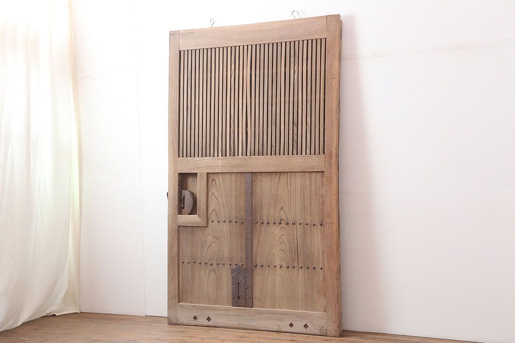 アンティーク建具　和製アンティーク　明治期　総ケヤキ材　存在感たっぷりの蔵戸(玄関戸、引き戸、建具)(R-044869)