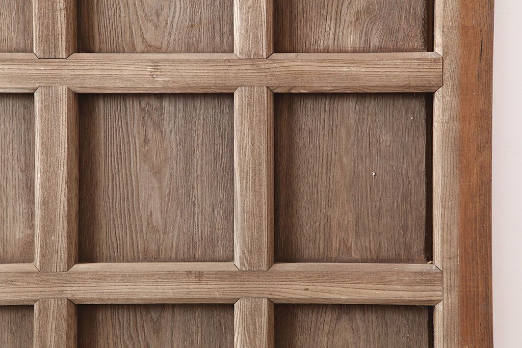 アンティーク建具　和製アンティーク　明治～大正期　総ケヤキ材　木目が味わい深い蔵戸　(R-044870)