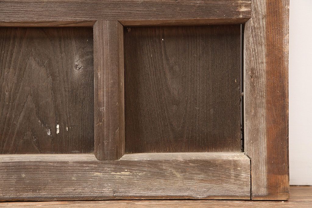 アンティーク建具　和製アンティーク　明治～大正期　総ケヤキ材　木目が味わい深い蔵戸　(R-044870)