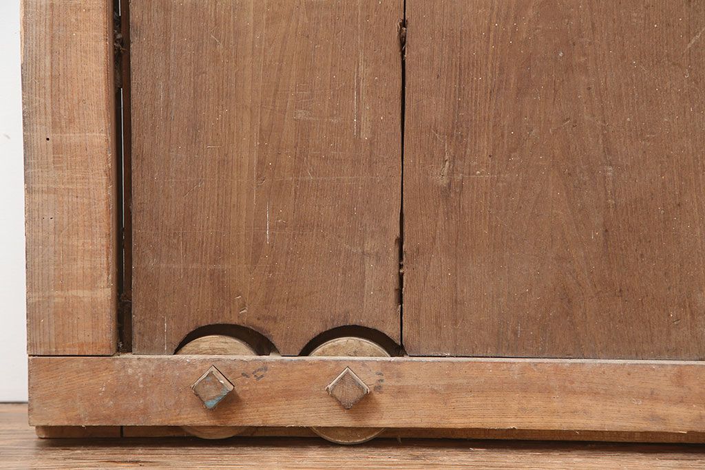 アンティーク建具　和製アンティーク　明治～大正期　総ケヤキ材　木目が味わい深い蔵戸　(R-044870)