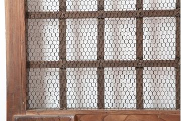 アンティーク建具　明治期　ケヤキ材・ヒノキ材　鉄格子入り　粋な雰囲気が格好いい蔵戸(玄関戸、引き戸、建具)(R-044875)