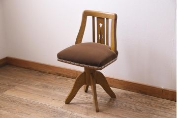 アンティーク家具　昭和中期　ナラ材　柔らかな雰囲気でかわいらしいドクターチェア(回転椅子)(R-044876)