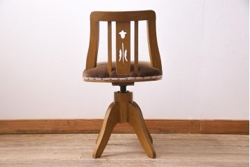 アンティーク家具　昭和中期　ナラ材　柔らかな雰囲気でかわいらしいドクターチェア(回転椅子)(R-044876)