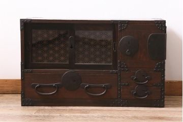 アンティーク家具　明治期　古箪笥リメイク　組子入り　味わい深い風合いが魅力の時代箪笥テレビ台(ローボード、収納棚)(R-044877)