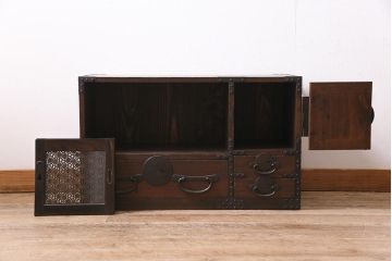 アンティーク家具　明治期　古箪笥リメイク　組子入り　味わい深い風合いが魅力の時代箪笥テレビ台(ローボード、収納棚)(R-044877)