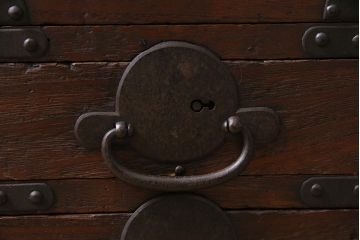 アンティーク家具　明治期　古箪笥リメイク　組子入り　味わい深い風合いが魅力の時代箪笥テレビ台(ローボード、収納棚)(R-044877)