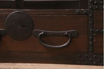 アンティーク家具　明治期　古箪笥リメイク　組子入り　味わい深い風合いが魅力の時代箪笥テレビ台(ローボード、収納棚)(R-044877)