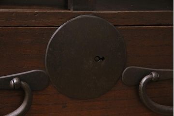 アンティーク家具　明治期　古箪笥リメイク　組子入り　味わい深い風合いが魅力の時代箪笥テレビ台(ローボード、収納棚)(R-044877)