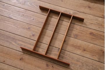 ヴィンテージ家具　北欧ビンテージ　G-PLAN(ジープラン)　siera(シエラ)シリーズ　チーク材　温かみのある木味が魅力のサイドキャビネット(サイドボード、リビングボード、収納棚)(R-044882)