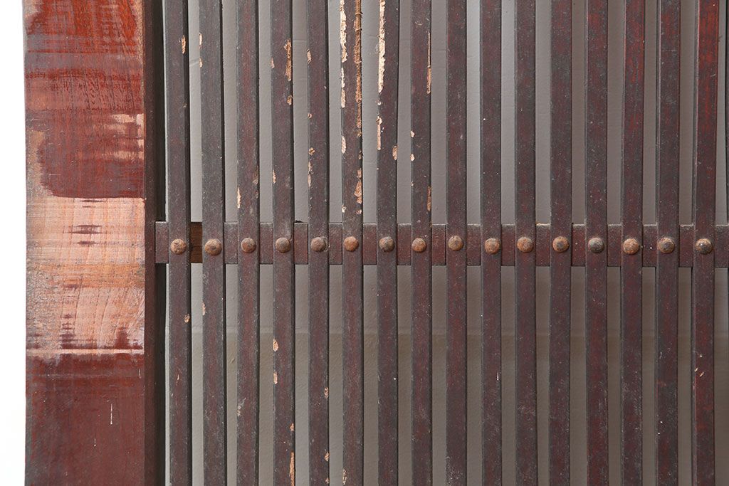 アンティーク建具　明治期　総ケヤキ材　味わい深い雰囲気たっぷりの格子蔵戸(玄関戸、格子戸、引き戸、建具)(R-044888)