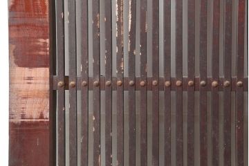 アンティーク建具　明治期　総ケヤキ材　味わい深い雰囲気たっぷりの格子蔵戸(玄関戸、格子戸、引き戸、建具)(R-044888)