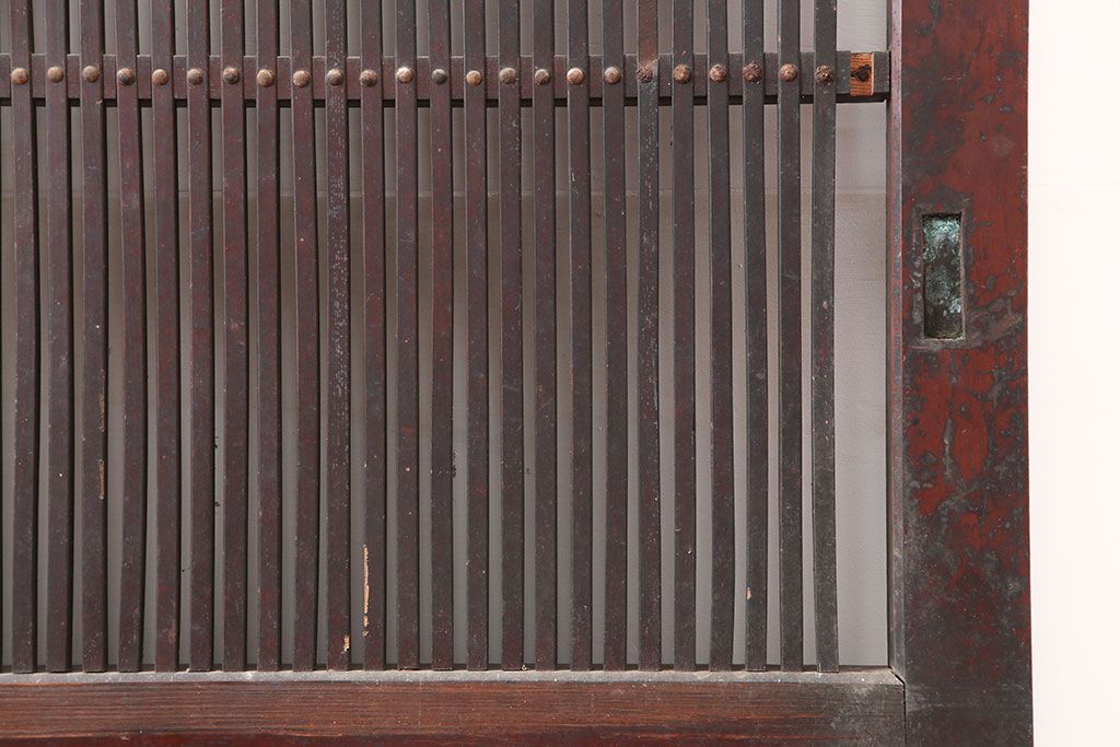 アンティーク建具　明治期　総ケヤキ材　味わい深い雰囲気たっぷりの格子蔵戸(玄関戸、格子戸、引き戸、建具)(R-044888)