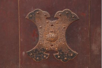 アンティーク建具　明治期　総ケヤキ材　味わい深い雰囲気たっぷりの格子蔵戸(玄関戸、格子戸、引き戸、建具)(R-044888)