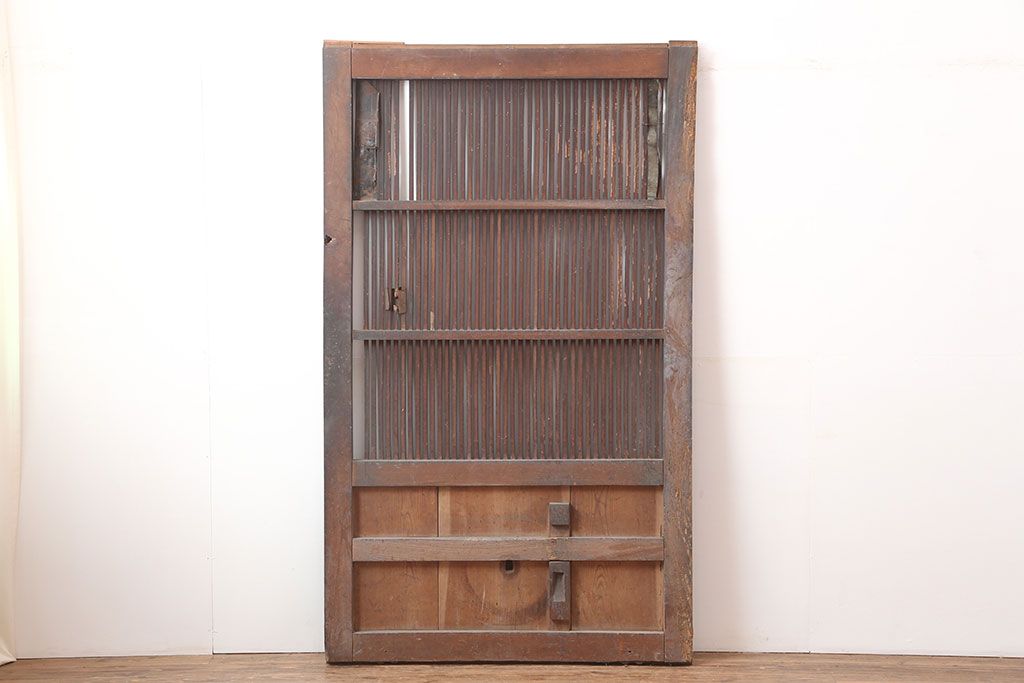 アンティーク建具　明治期　総ケヤキ材　味わい深い雰囲気たっぷりの格子蔵戸(玄関戸、格子戸、引き戸、建具)(R-044888)