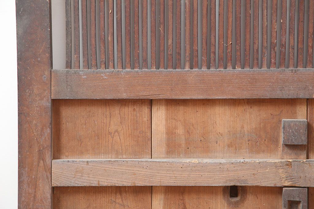 アンティーク建具　明治期　総ケヤキ材　味わい深い雰囲気たっぷりの格子蔵戸(玄関戸、格子戸、引き戸、建具)(R-044888)