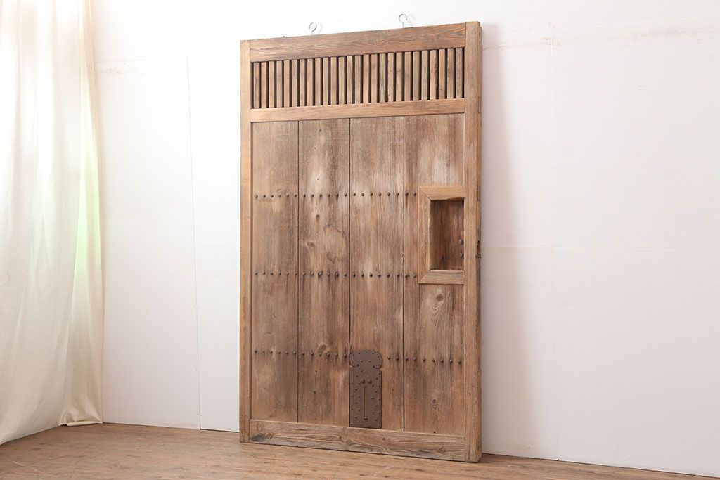 アンティーク建具　明治大正期　ヒノキ材　味わい深さが魅力の蔵戸(玄関戸、引き戸)(R-044892)